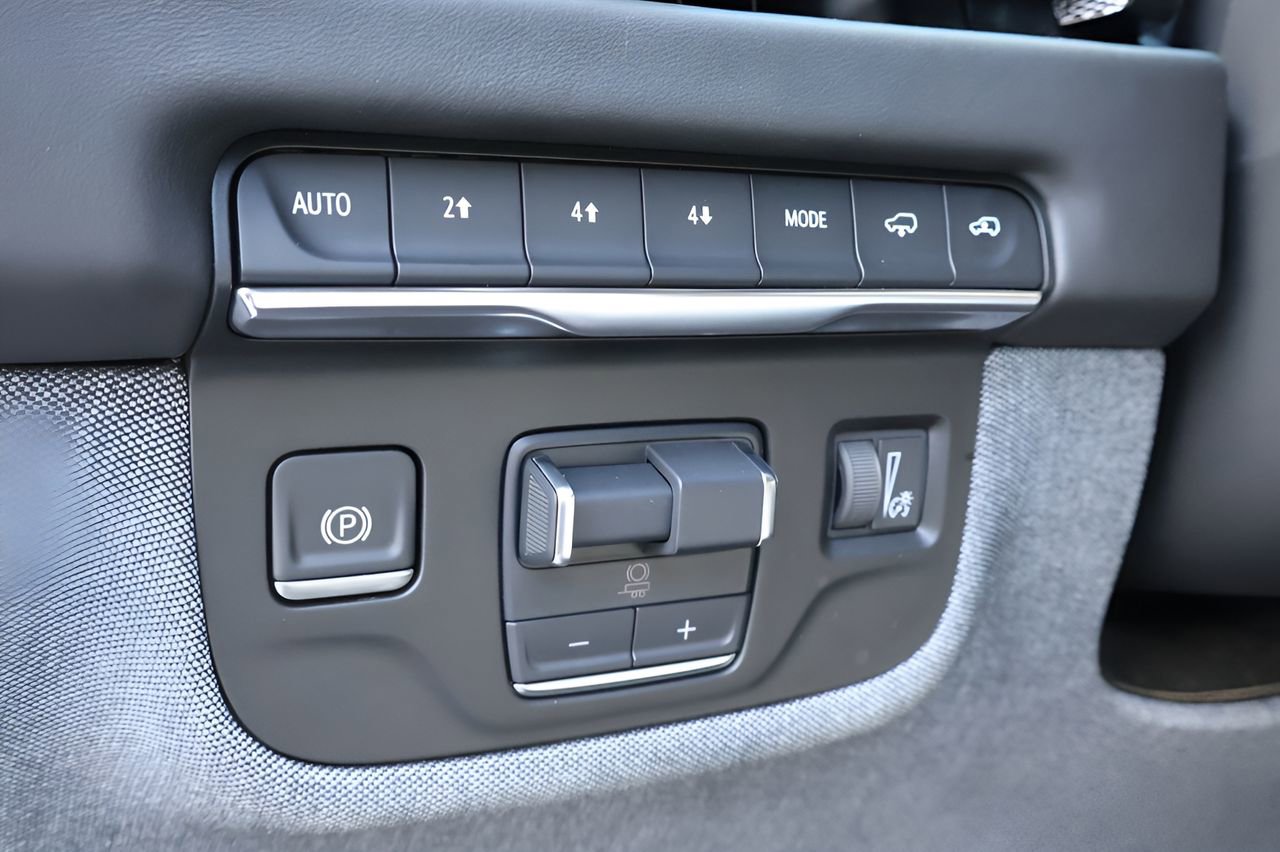 Certified 2025 Cadillac Escalade Sport Platinum image 25