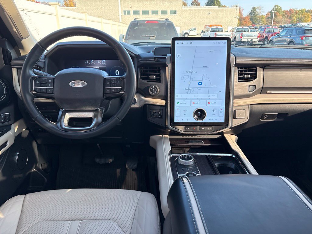 Used 2024 Ford Expedition Max Platinum AWD/4WD image 9