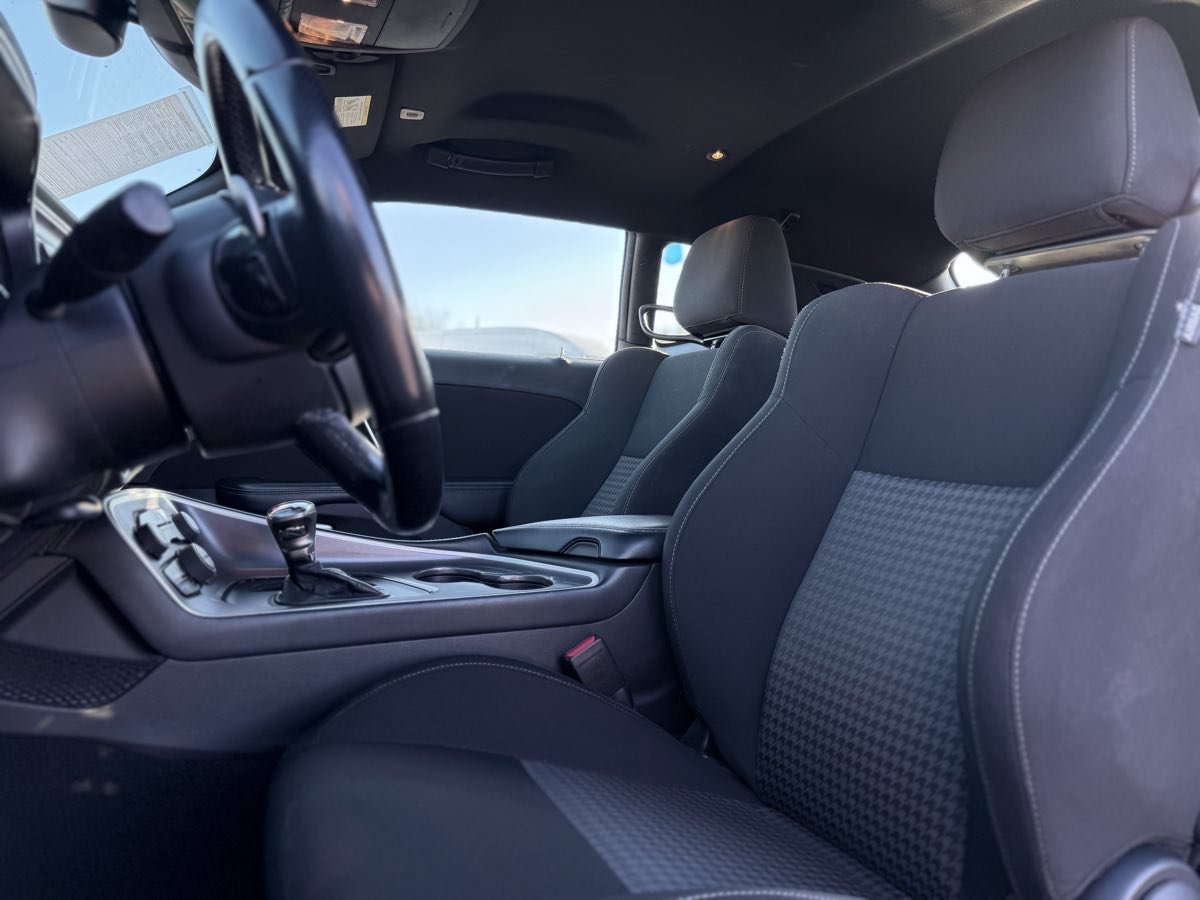 Used 2022 Dodge Challenger GT RWD image 11