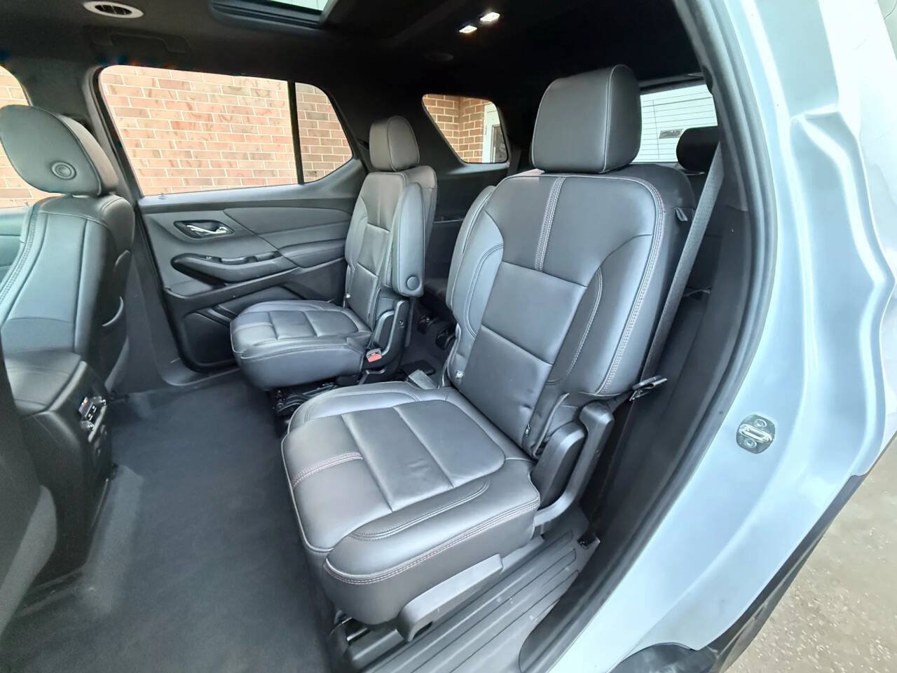 Used 2023 Chevrolet Traverse RS AWD/4WD image 24