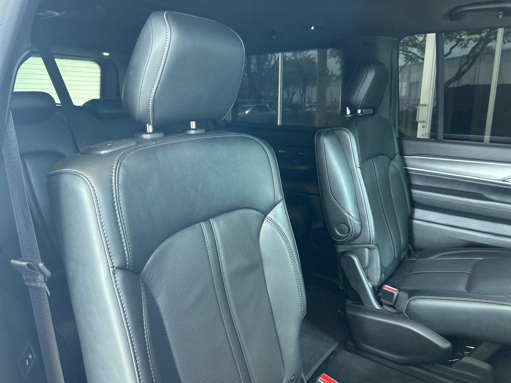 Used 2025 Jeep Wagoneer L Series II image 26