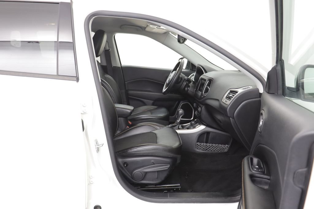 Used 2018 Jeep Compass Latitude w/ Popular Equipment Group image 18