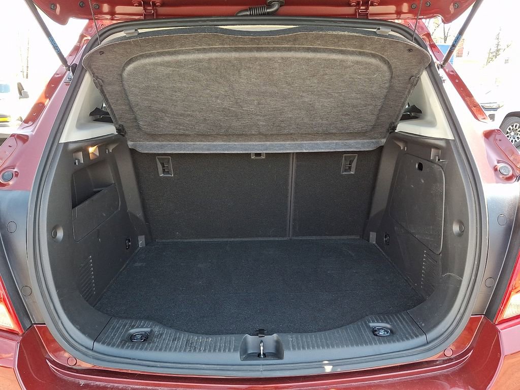 Used 2022 Chevrolet Trax LT w/ Driver Confidence Package image 29