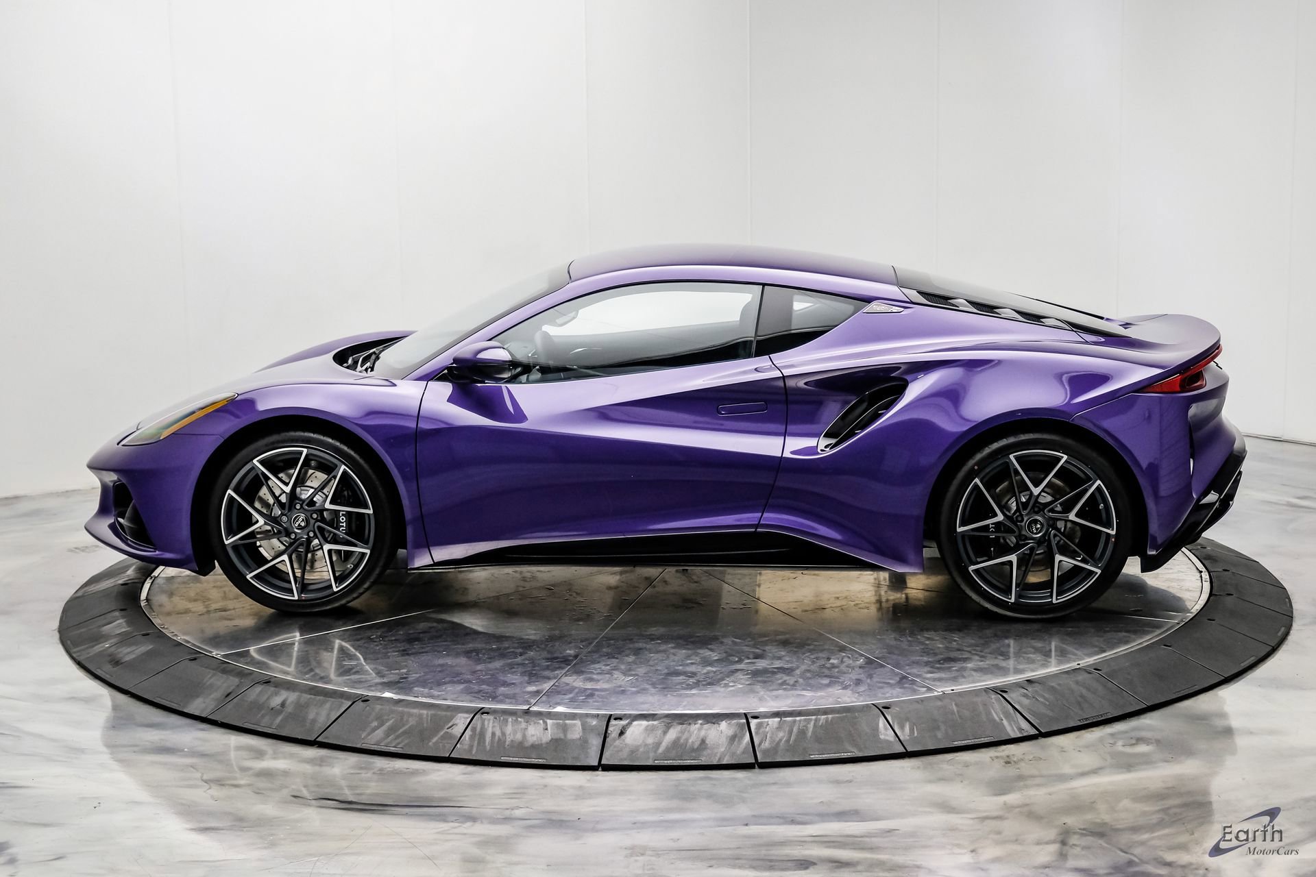 New 2026 Lotus Emira V6 SE RWD image 9