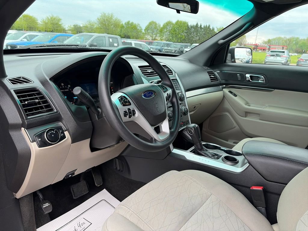 Used 2015 Ford Explorer FWD image 14