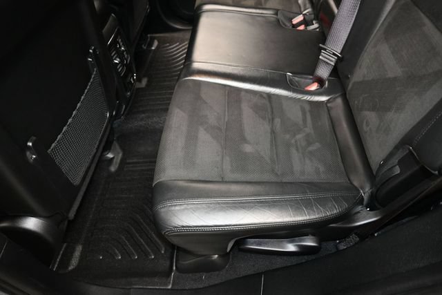 Used 2021 Jeep Grand Cherokee Laredo AWD/4WD image 21