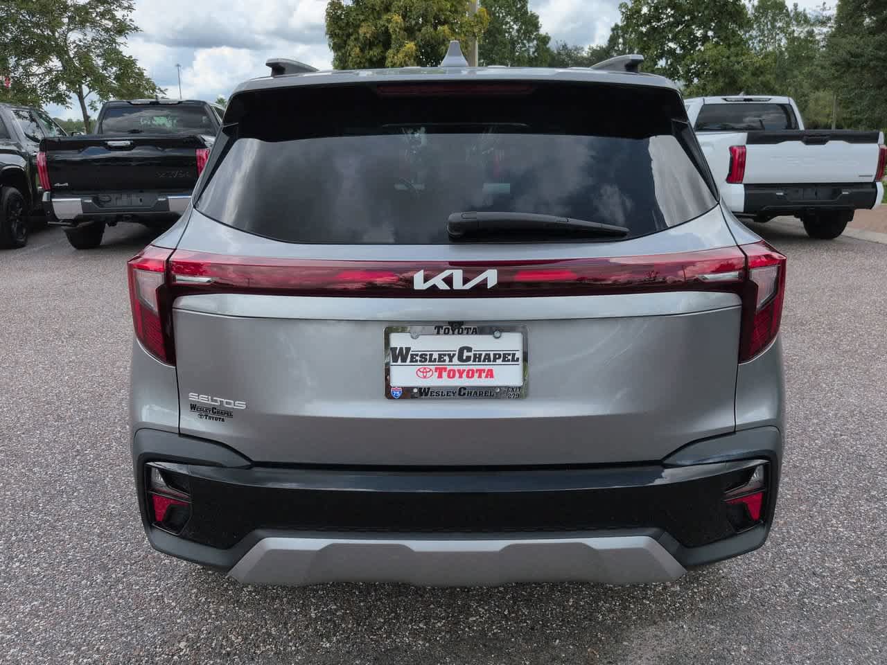 Used 2024 Kia Seltos EX FWD image 5