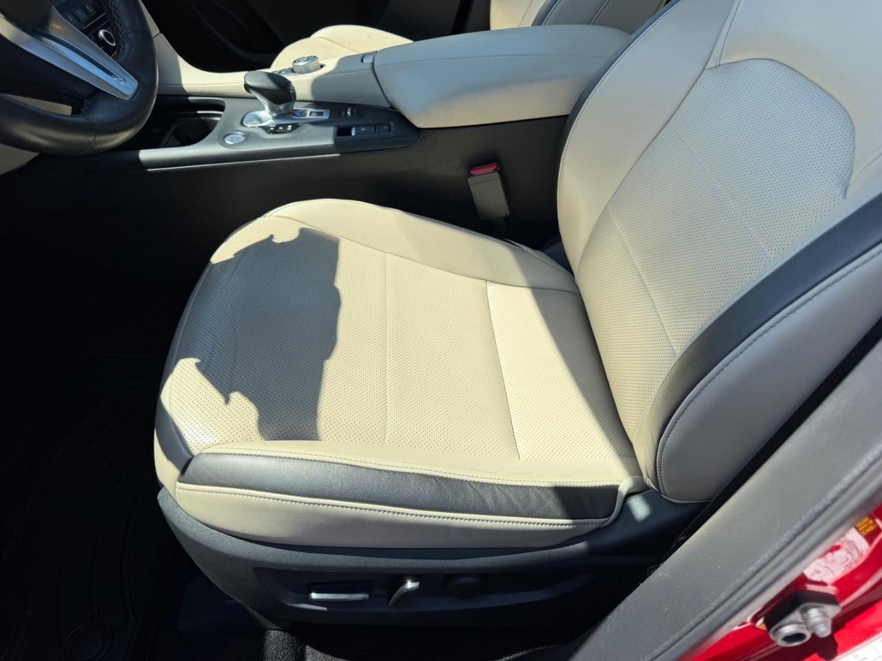 Used 2021 INFINITI QX50 Sensory w/ Accent Package AWD/4WD image 22