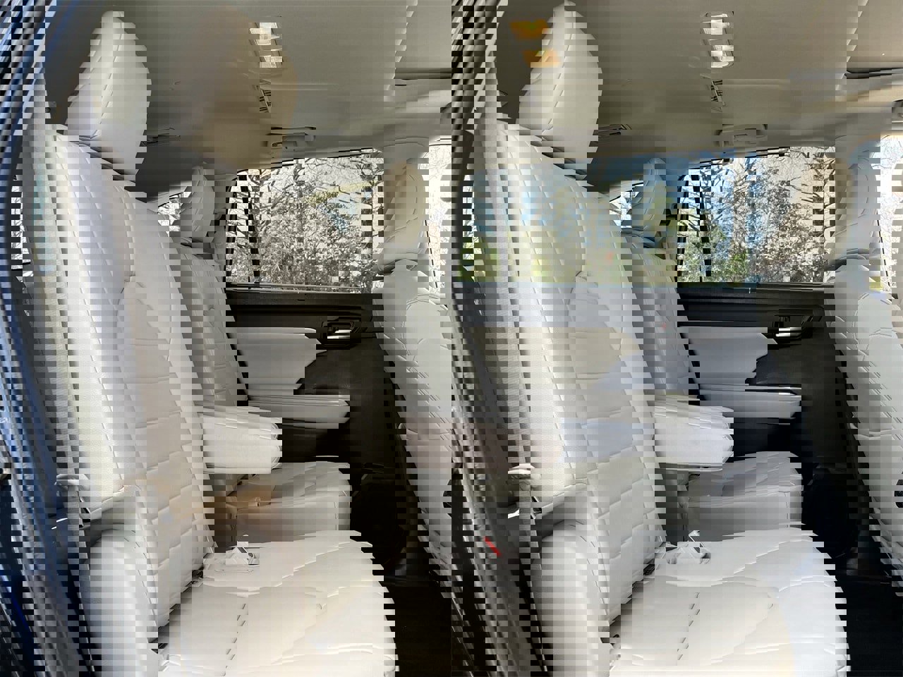 Used 2023 Toyota Highlander XLE image 27