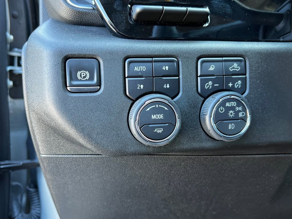 Used 2025 Chevrolet Silverado 3500 LTZ w/ LTZ Premium Texas Edition image 26