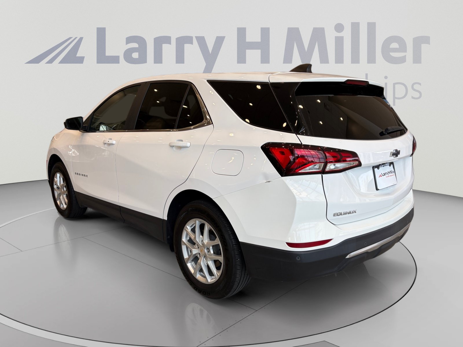 Used 2022 Chevrolet Equinox LT AWD/4WD image 3