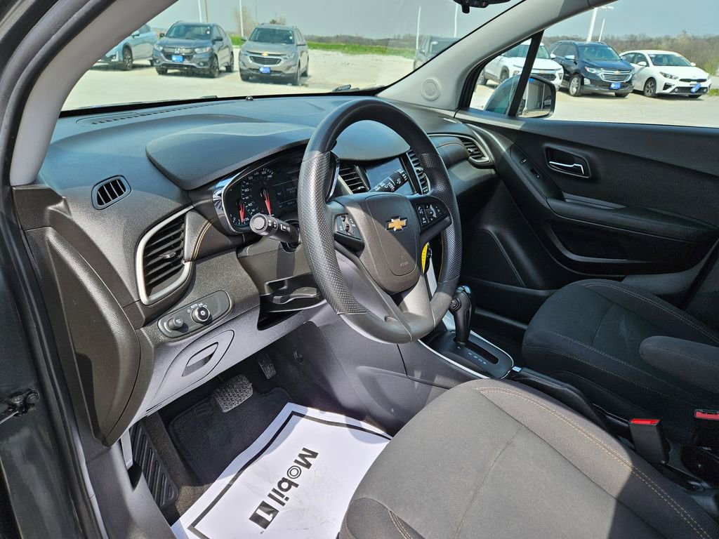 Used 2020 Chevrolet Trax LS w/ Tint and Cruise Package FWD image 21