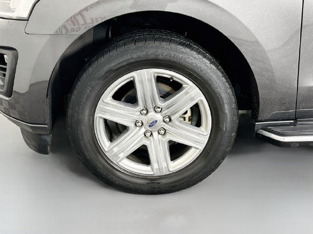 Used 2019 Ford Expedition XLT w/ Equipment Group 202A AWD/4WD image 10