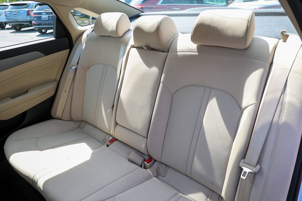 Used 2015 Hyundai Sonata SE w/ Option Group 09 FWD image 34