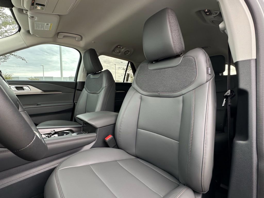 New 2026 Ford Explorer Active w/ Active Comfort Package image 57