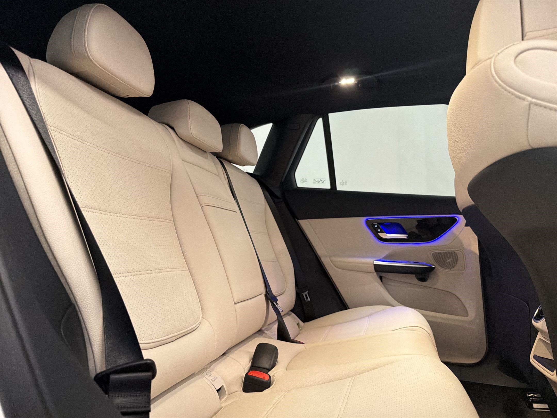 Used 2026 Mercedes-Benz GLC 300 image 29