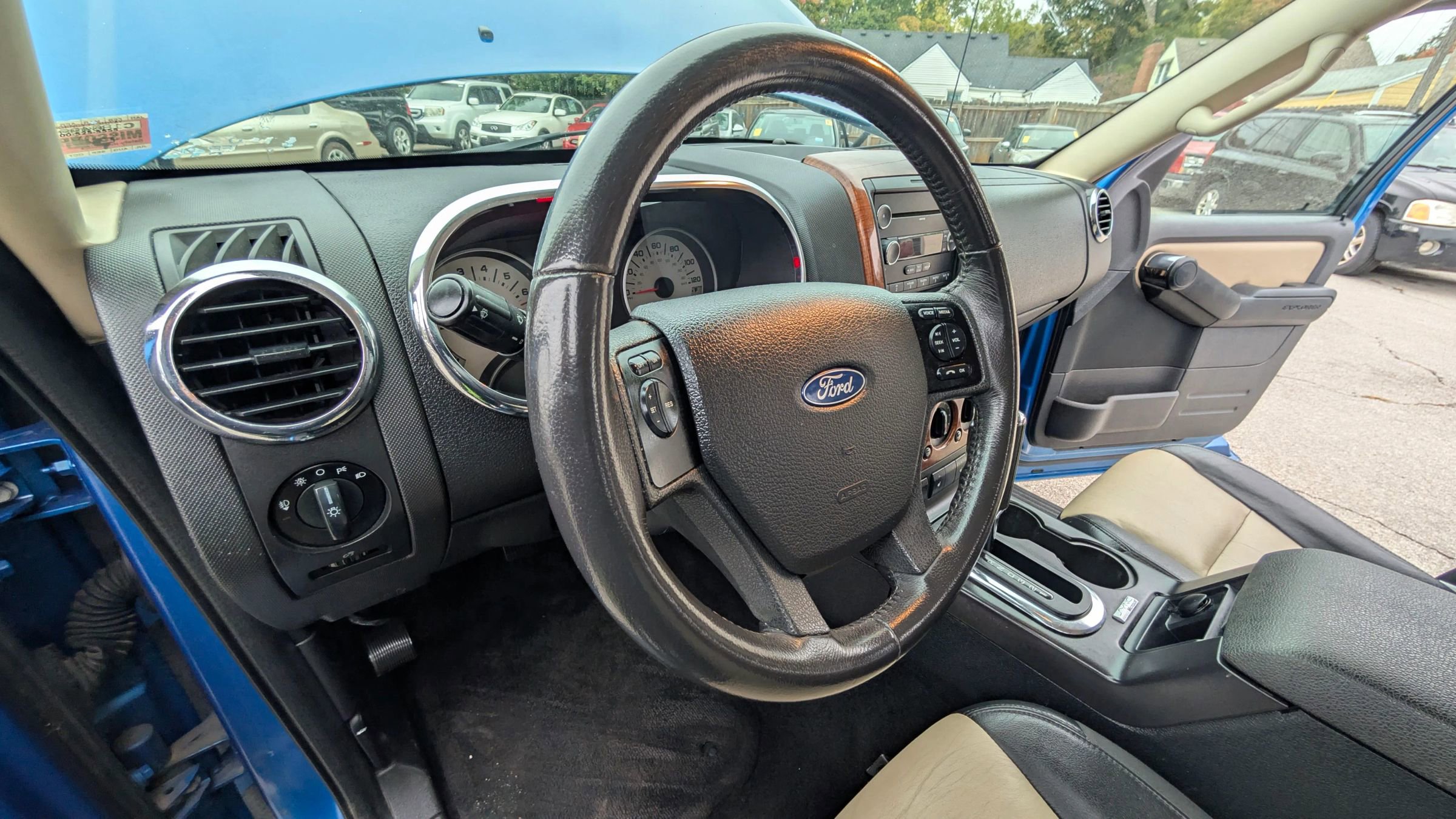 Used 2010 Ford Explorer Eddie Bauer image 19