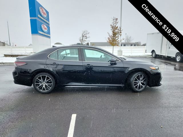 Used 2023 Toyota Camry SE image 8