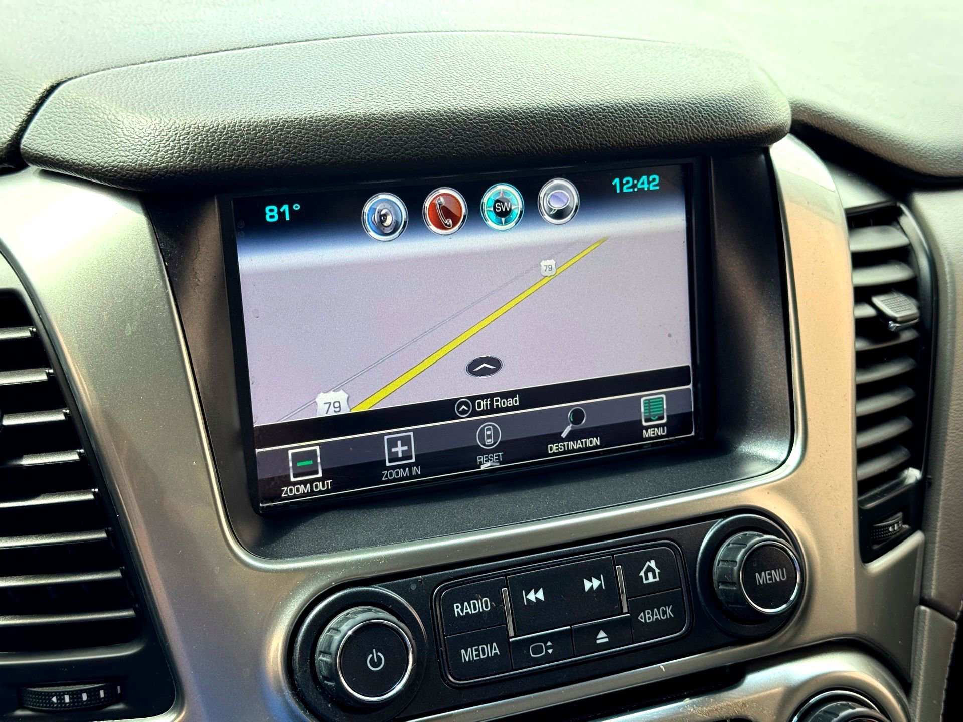 Used 2018 Chevrolet Suburban LT RWD image 30