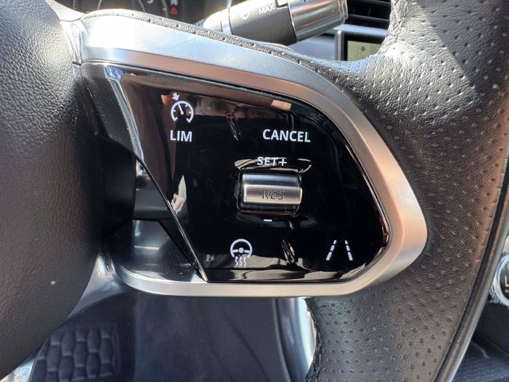 Used 2021 Jaguar XF R-Dynamic SE AWD/4WD image 23
