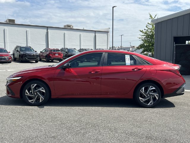 Used 2025 Hyundai Elantra SEL FWD image 10
