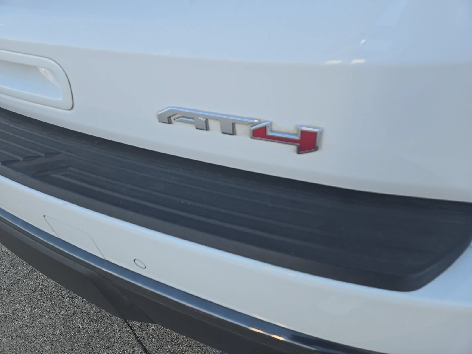 Used 2023 GMC Yukon AT4 AWD/4WD image 11