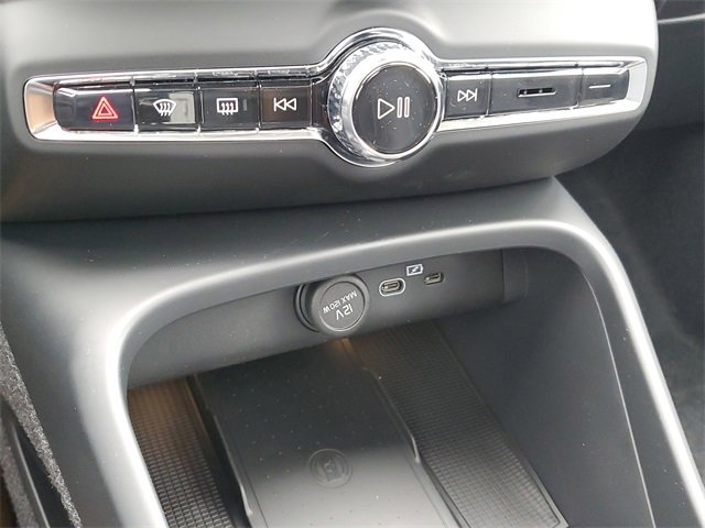 New 2026 Volvo XC40 B5 Plus w/ Protection Package Premier image 20