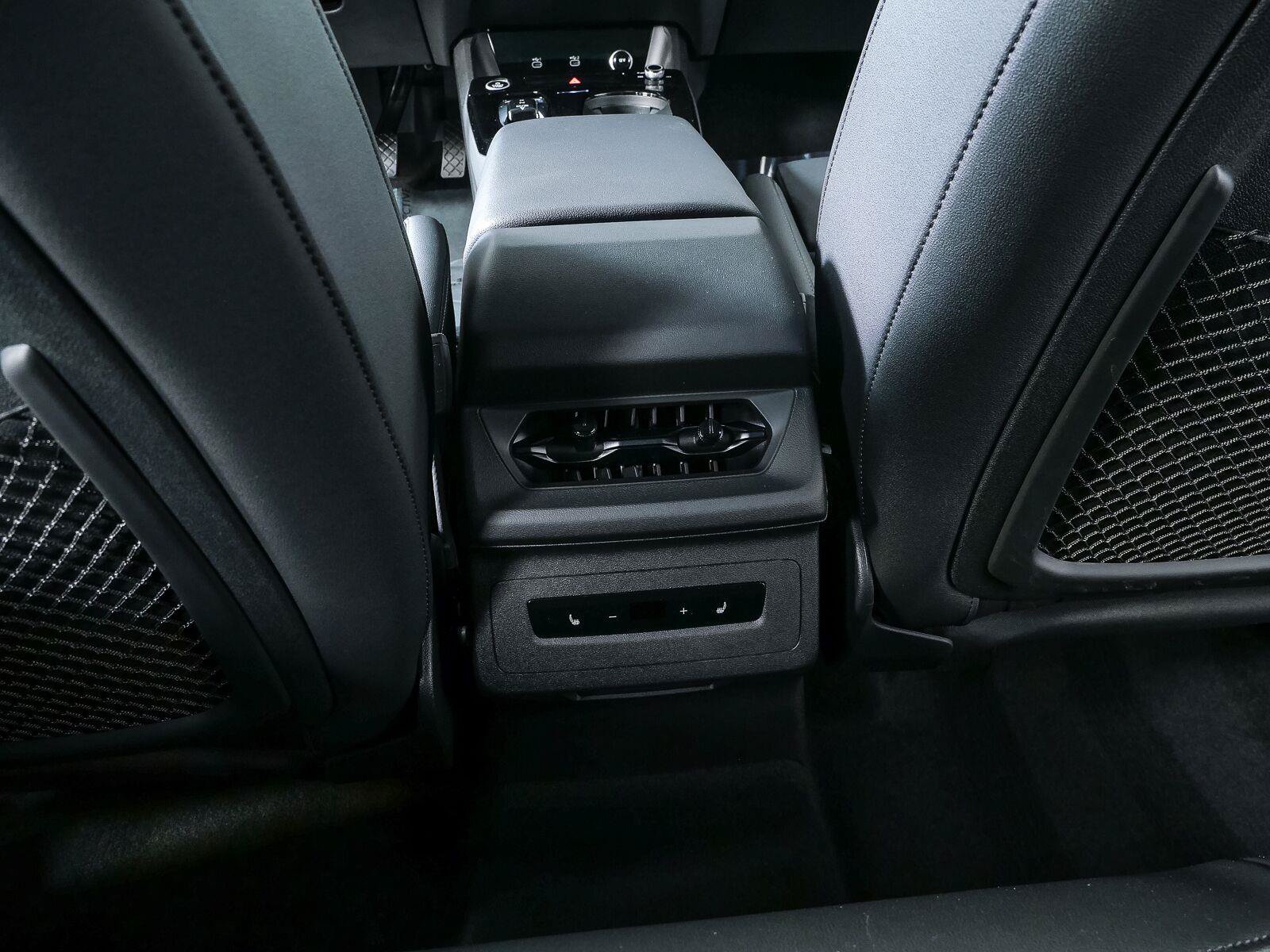 Used 2025 Audi Q6 e-tron Premium Plus w/ Premium Plus AWD/4WD image 21