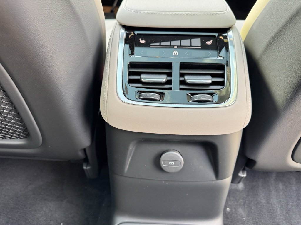 New 2026 Volvo XC90 T8 Plus image 29