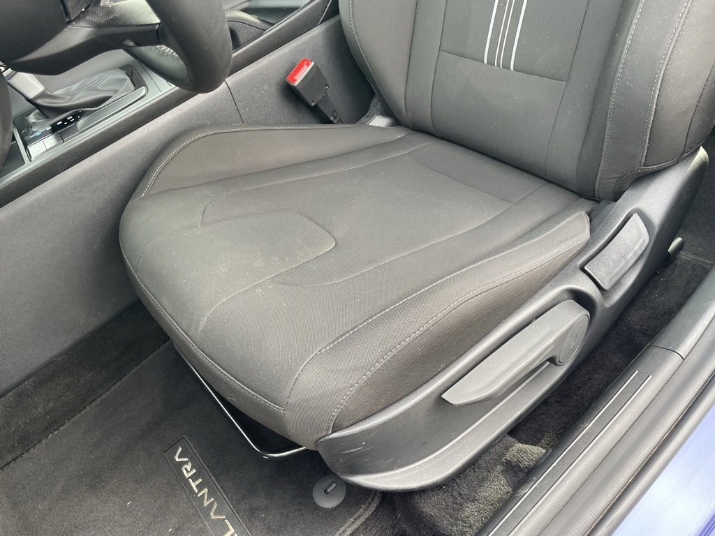 Used 2025 Hyundai Elantra Sport image 24