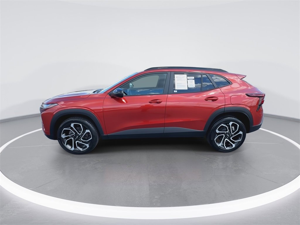 Used 2024 Chevrolet Trax RS w/ Sunroof Package image 5