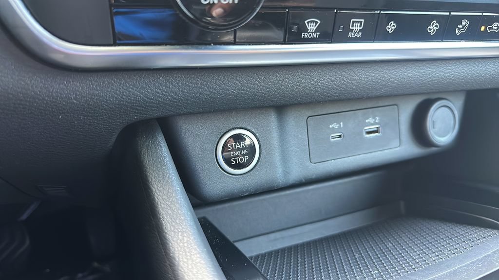 Used 2023 Nissan Rogue SV FWD image 26