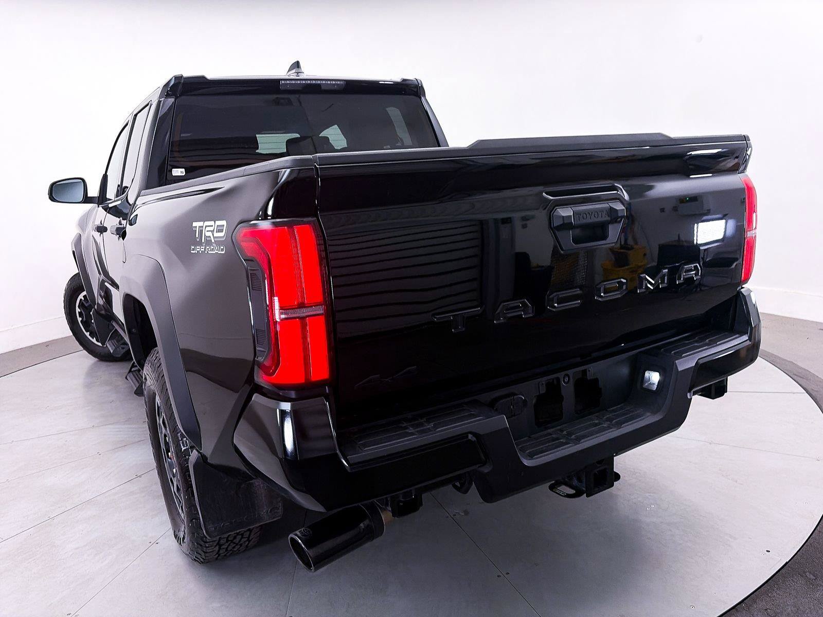 Used 2025 Toyota Tacoma TRD Off-Road AWD/4WD image 8