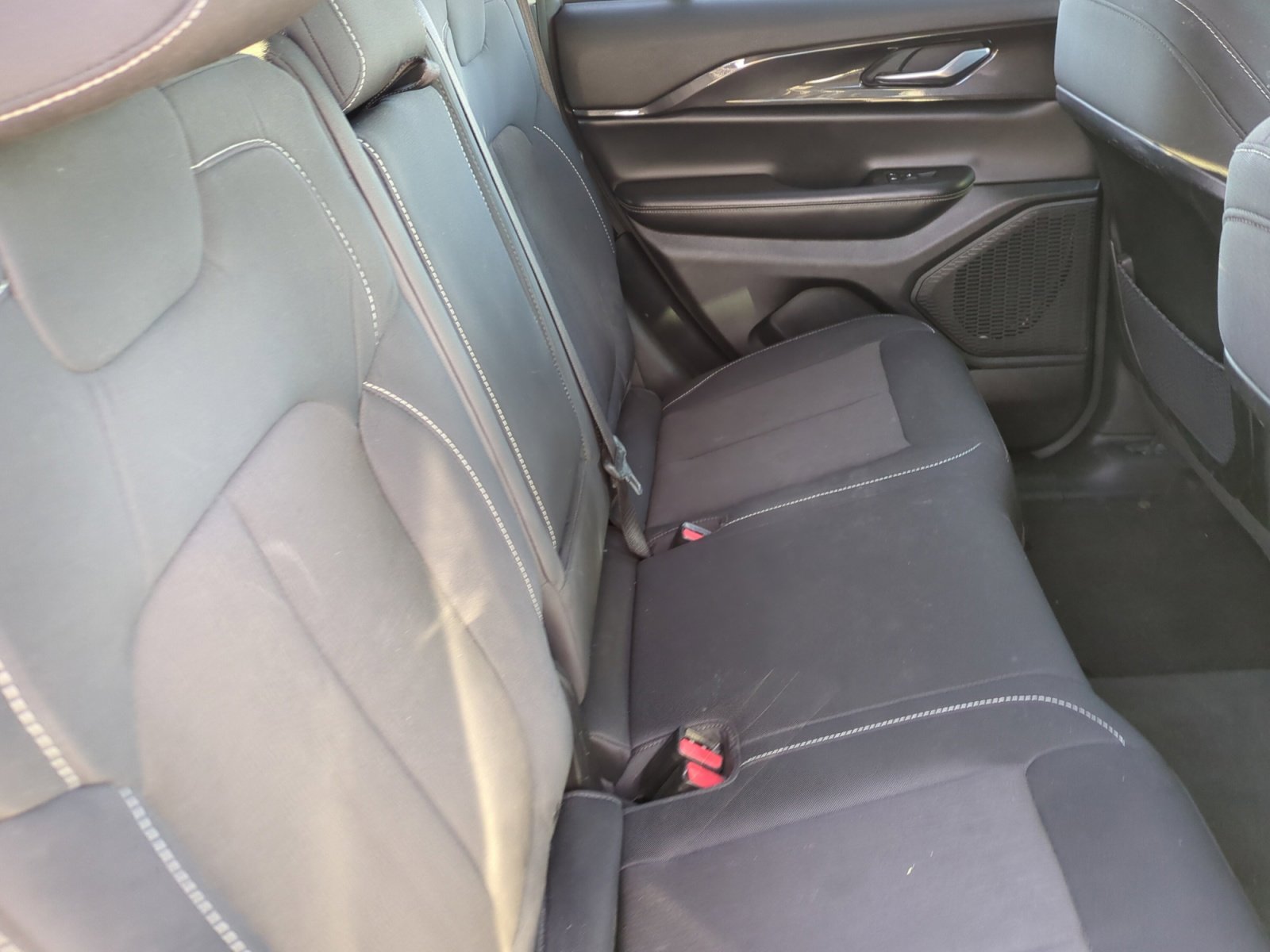 Certified 2023 Jeep Grand Cherokee Laredo image 18