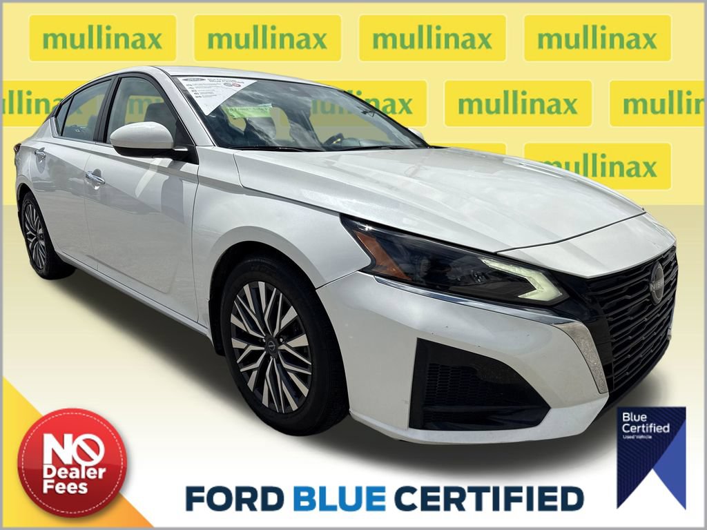 Used 2023 Nissan Altima 2.5 SV FWD image 1