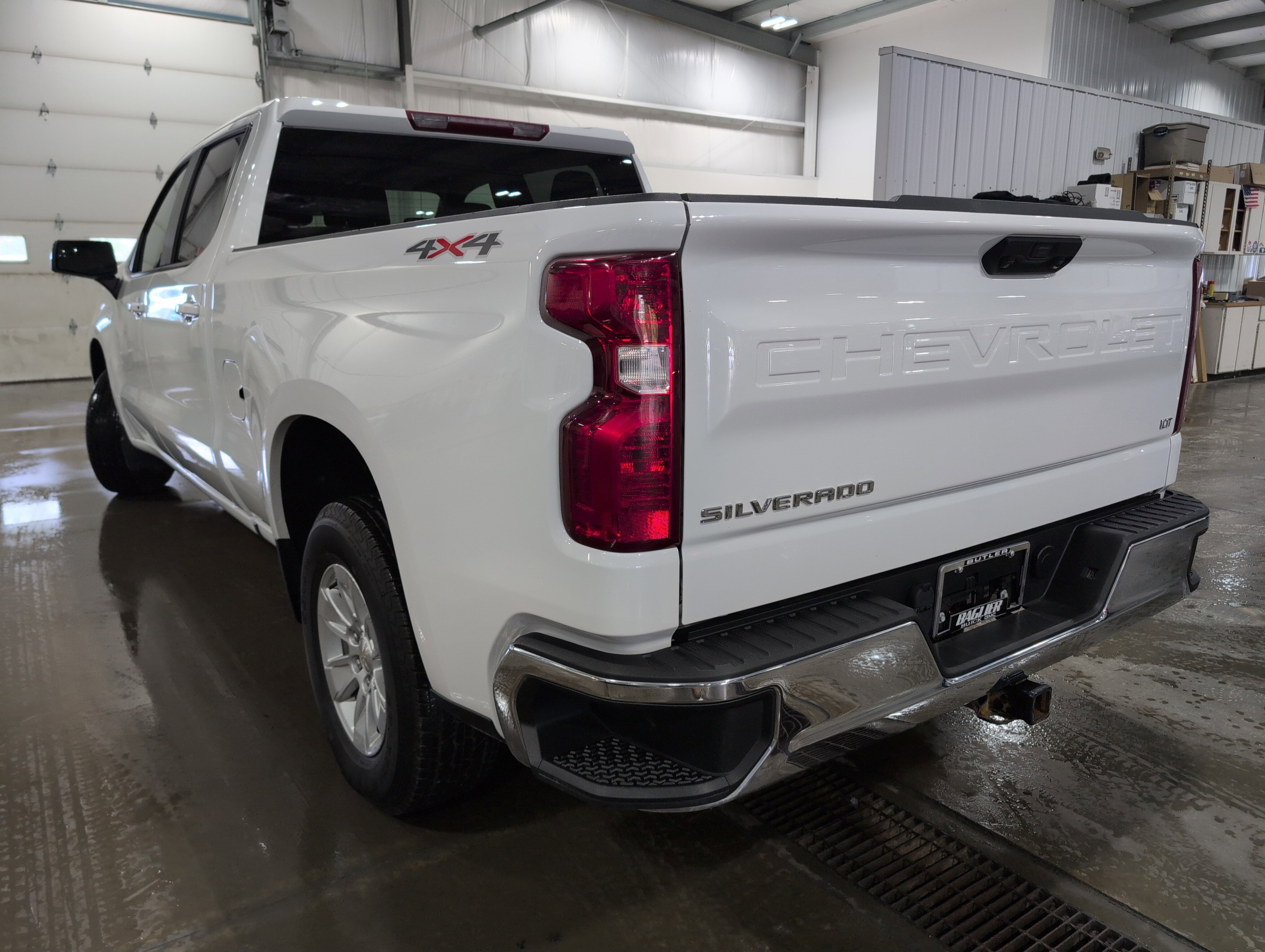Used 2023 Chevrolet Silverado 1500 LT w/ Protection Package AWD/4WD image 4