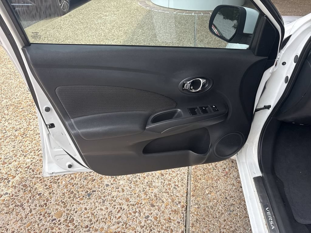 Used 2013 Nissan Versa FWD image 20