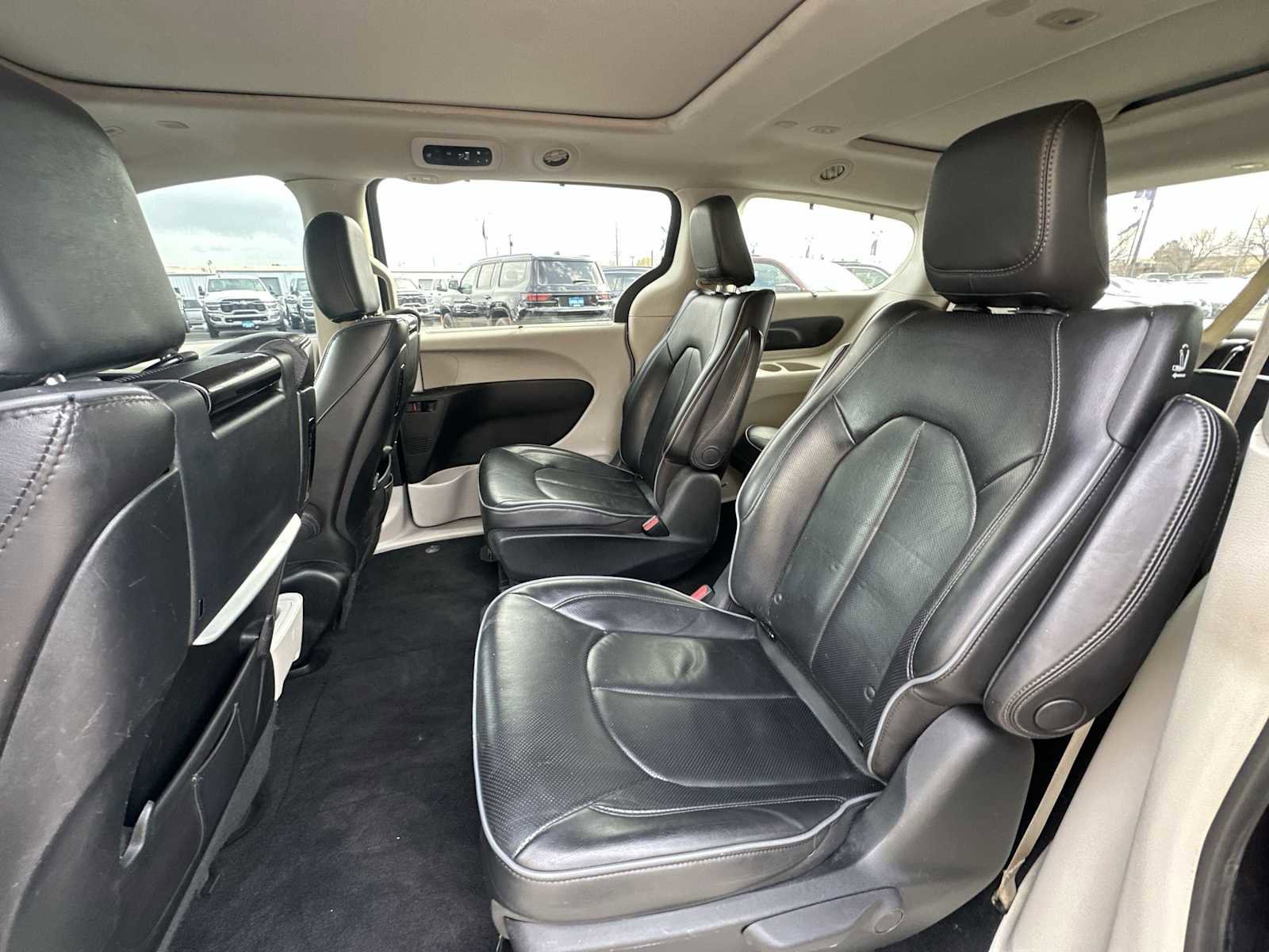 Used 2018 Chrysler Pacifica Limited w/ Advanced Safetytec Group image 23