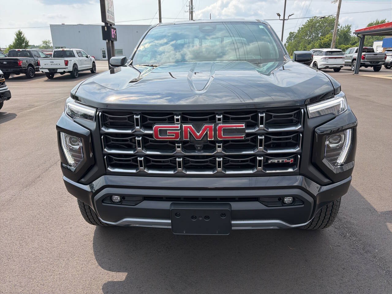 Used 2026 GMC Canyon AT4 w/ Technology Plus Package AWD/4WD image 4