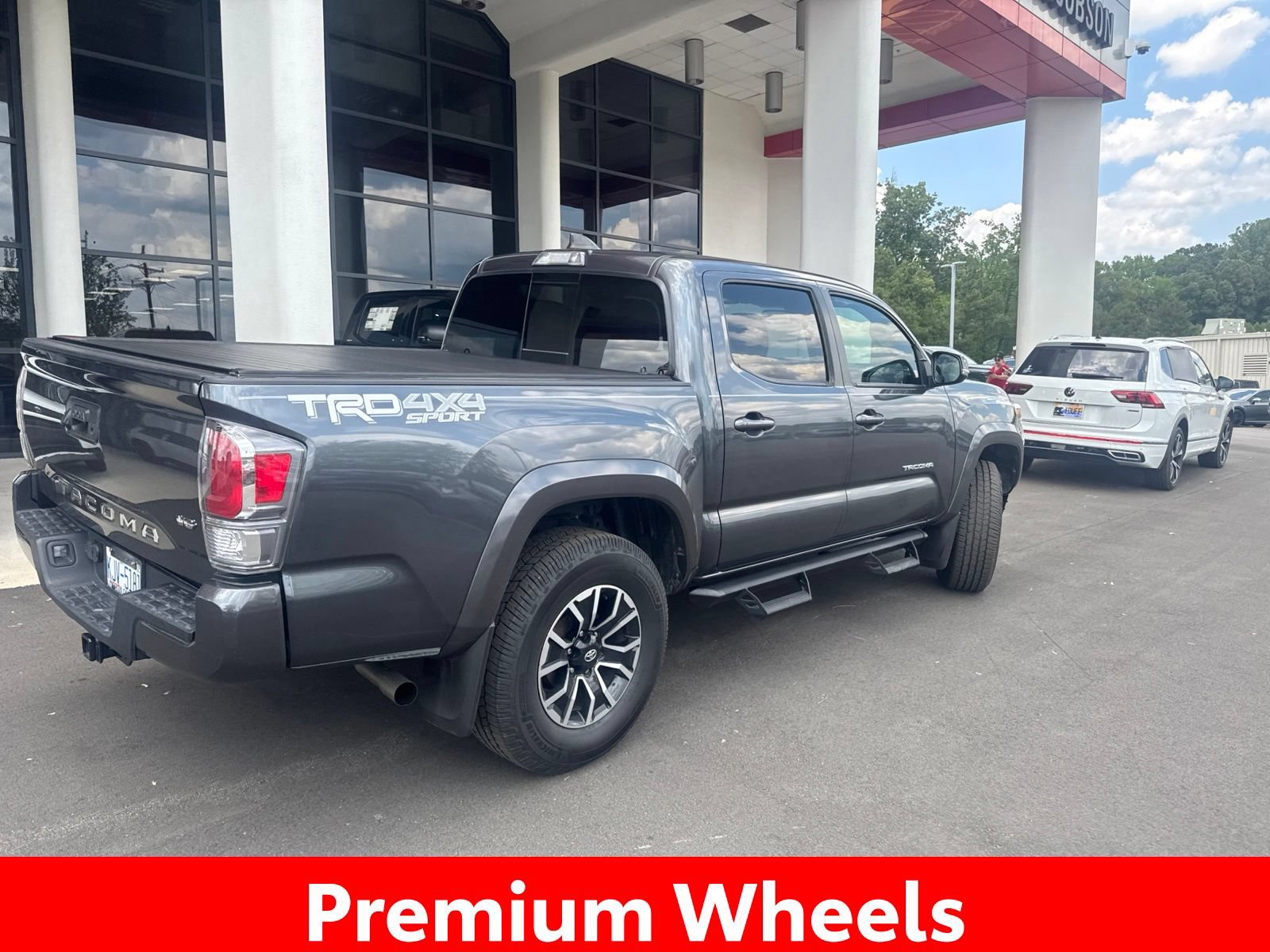 Used 2022 Toyota Tacoma TRD Sport AWD/4WD image 11