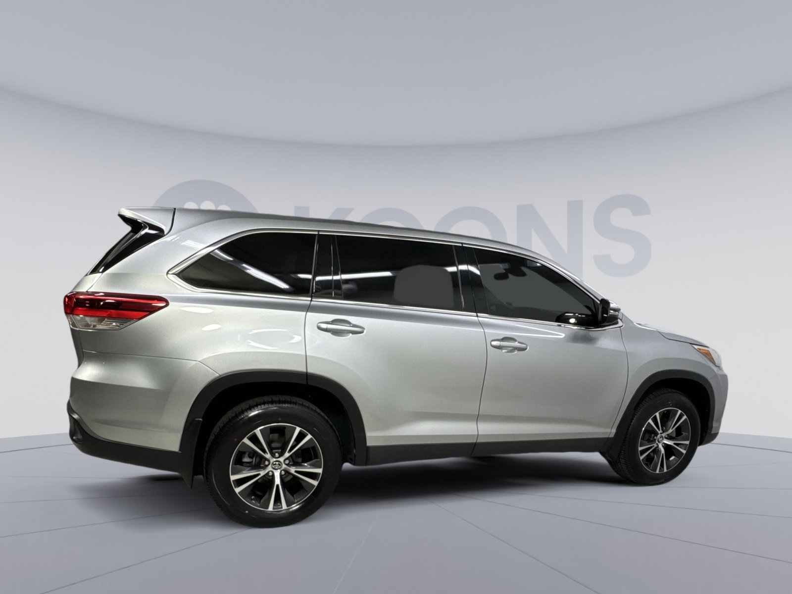 Used 2019 Toyota Highlander LE image 13