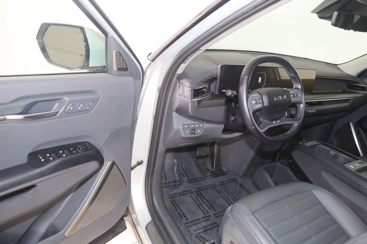 Used 2024 Kia EV9 Land AWD/4WD image 48