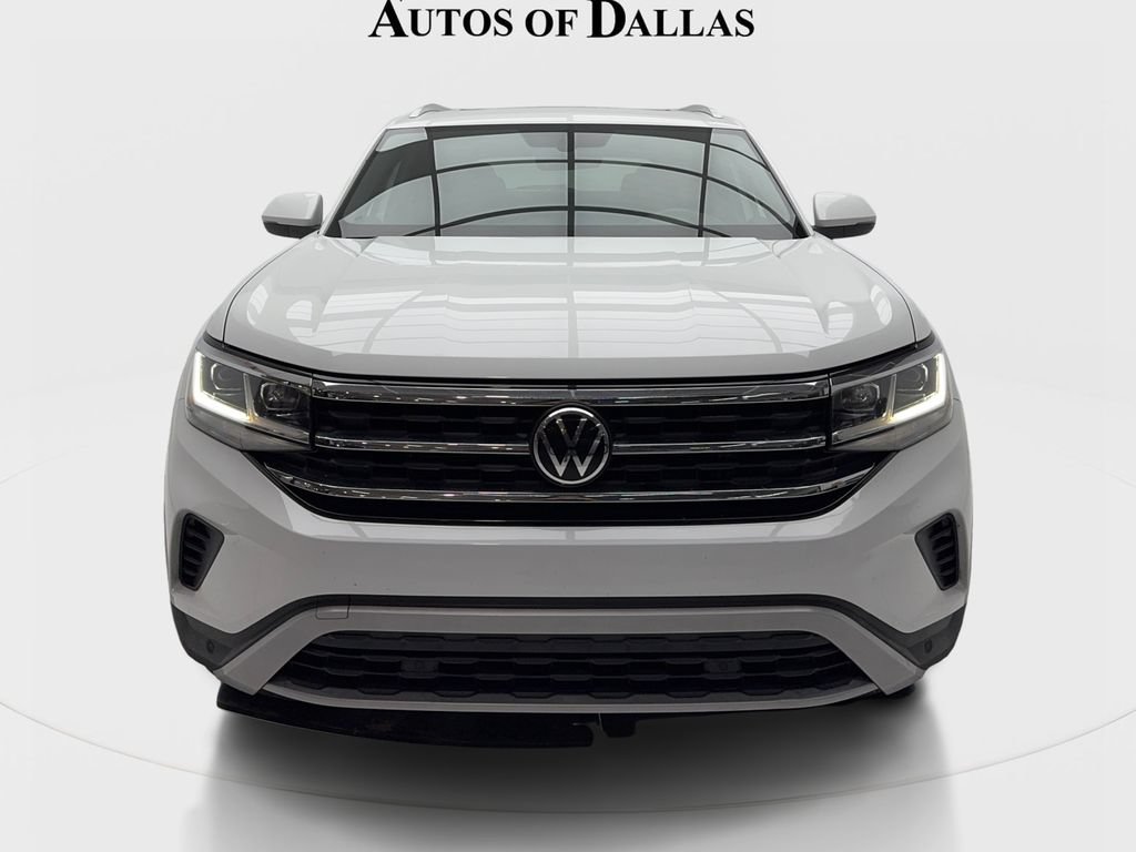 Used 2023 Volkswagen Atlas Cross Sport SE w/ Panoramic Sunroof Package FWD image 4