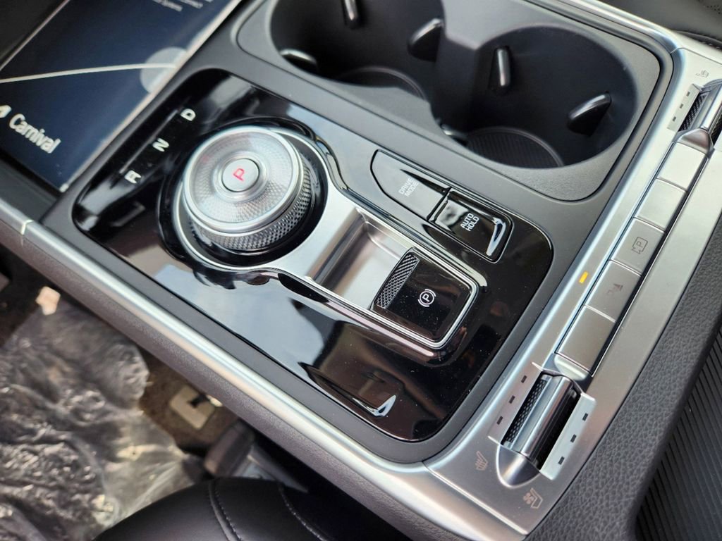Certified 2025 Kia Carnival SX image 23
