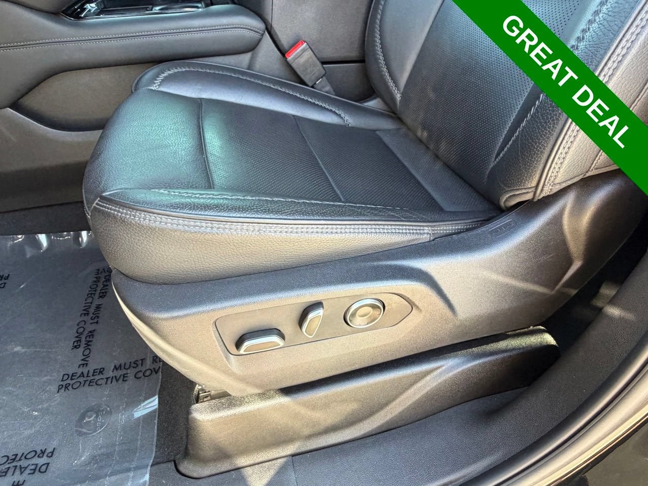 Used 2025 GMC Yukon Denali AWD/4WD image 32