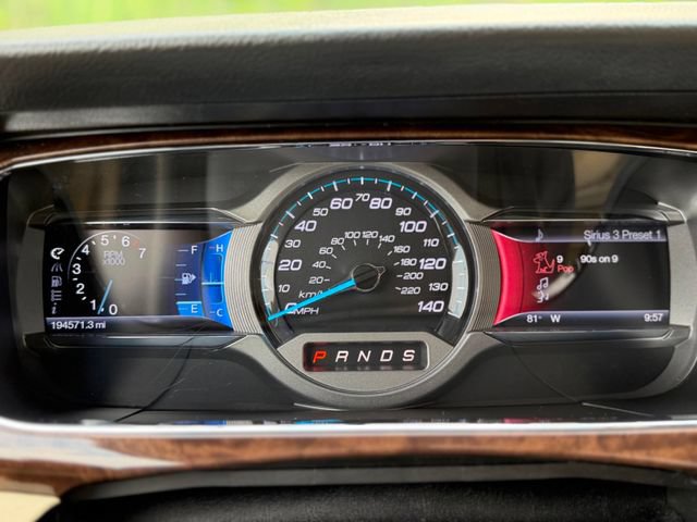 Used 2013 Ford Taurus Limited FWD image 28