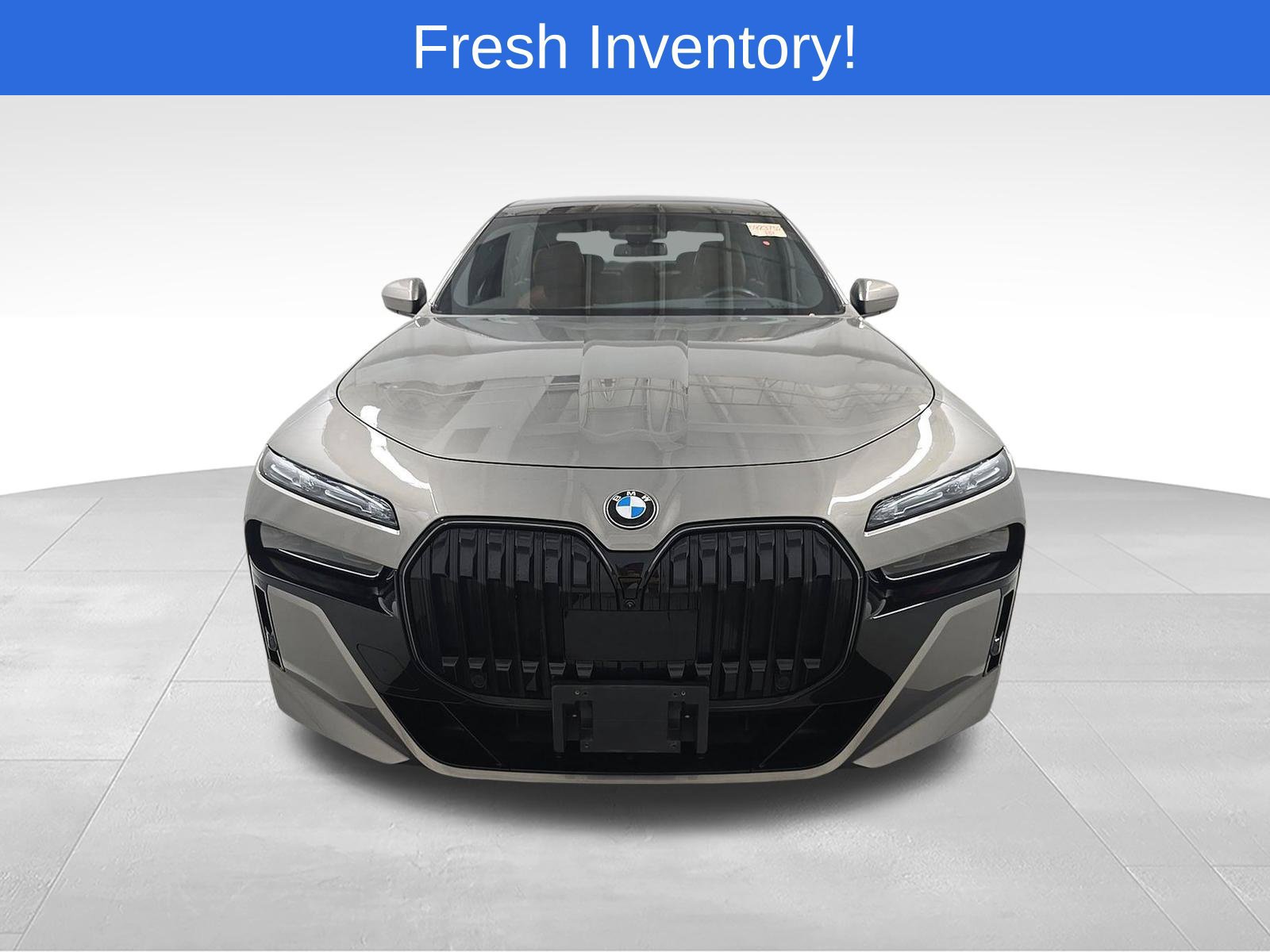 Used 2024 BMW 760i xDrive w/ Executive Package AWD/4WD image 2