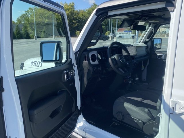 New 2025 Jeep Gladiator Willys image 14