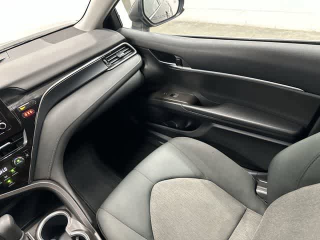 Used 2022 Toyota Camry LE FWD image 13