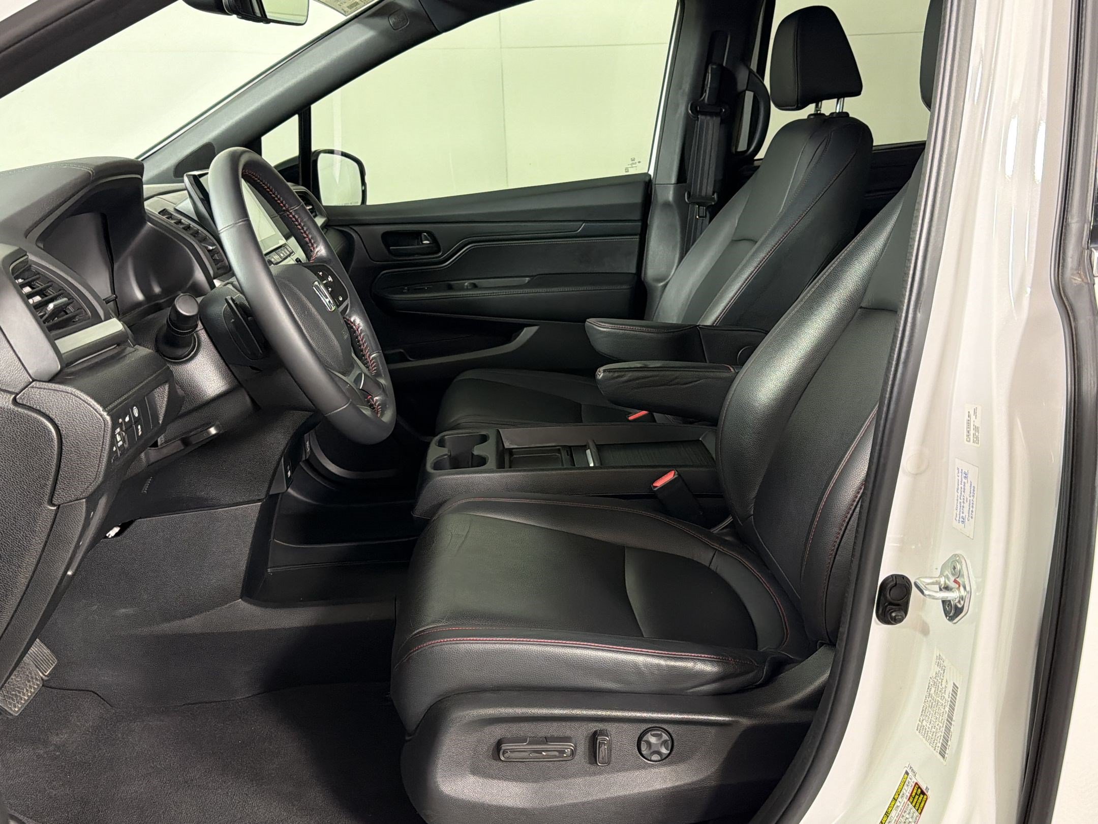 Used 2024 Honda Odyssey Sport image 5